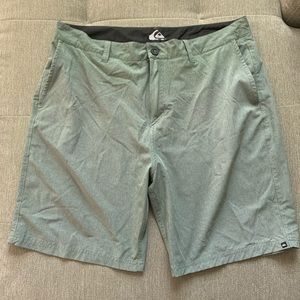 QUICKSILVER MEN SHORT